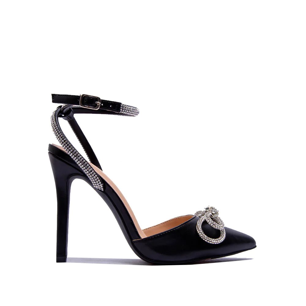 Tacones negros con mono en Mexico 26